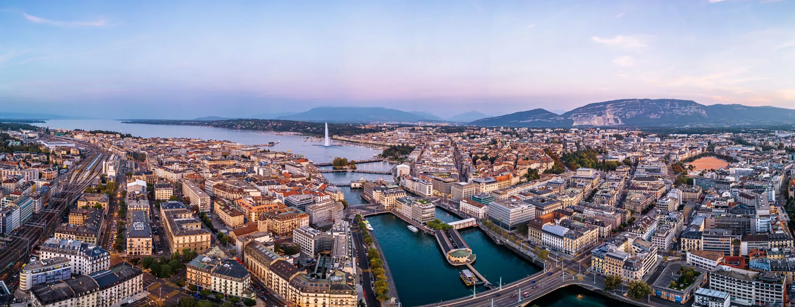 Vue panoramique de Genève et du lac Léman