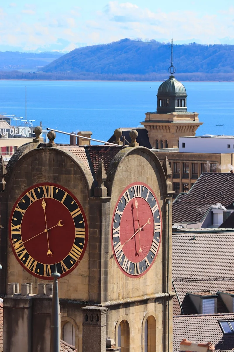 Vue de Neuchâtel et de son lac