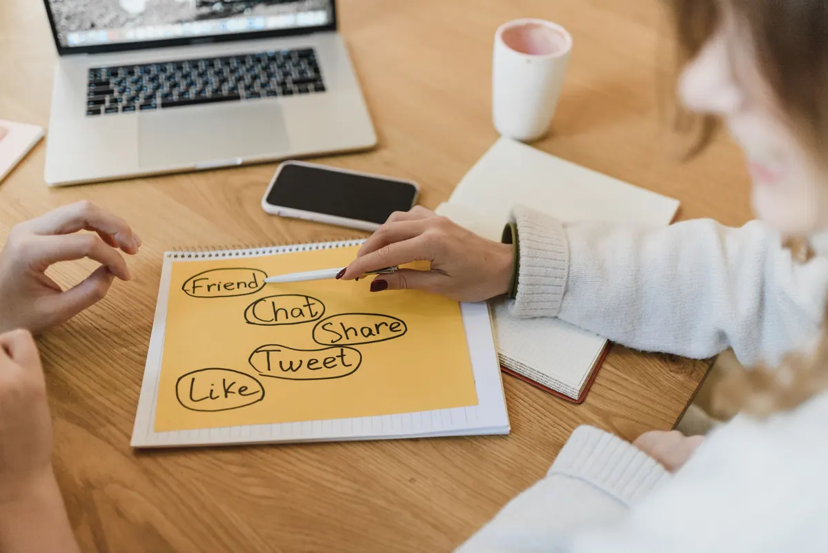 Quel réseau social choisir pour une PME B2B en Suisse romande ?
